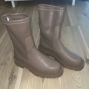 H&M boots never worn